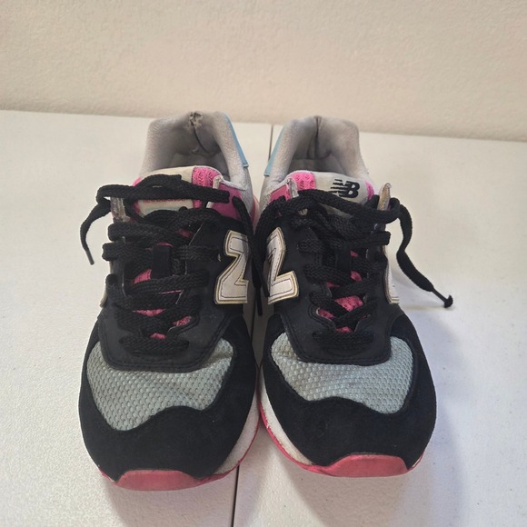 New Balance 574 Sneakers Women Size 8 Black Pink Blue Gray Running Shoes - Picture 2 of 6